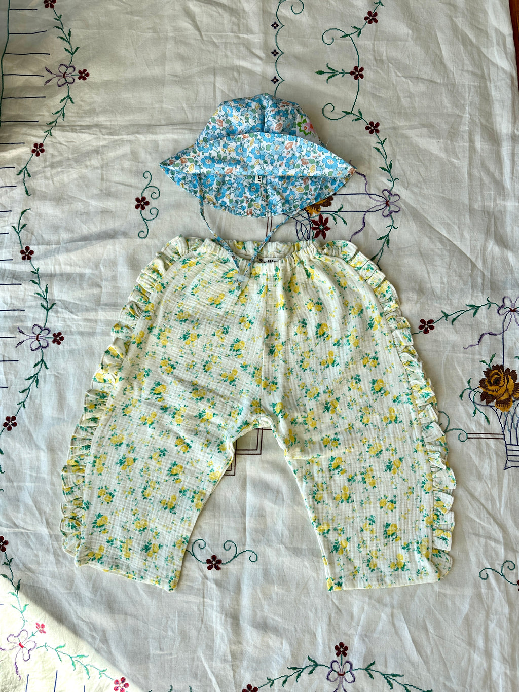 Gojengee Pants- Buttercup Ruffle