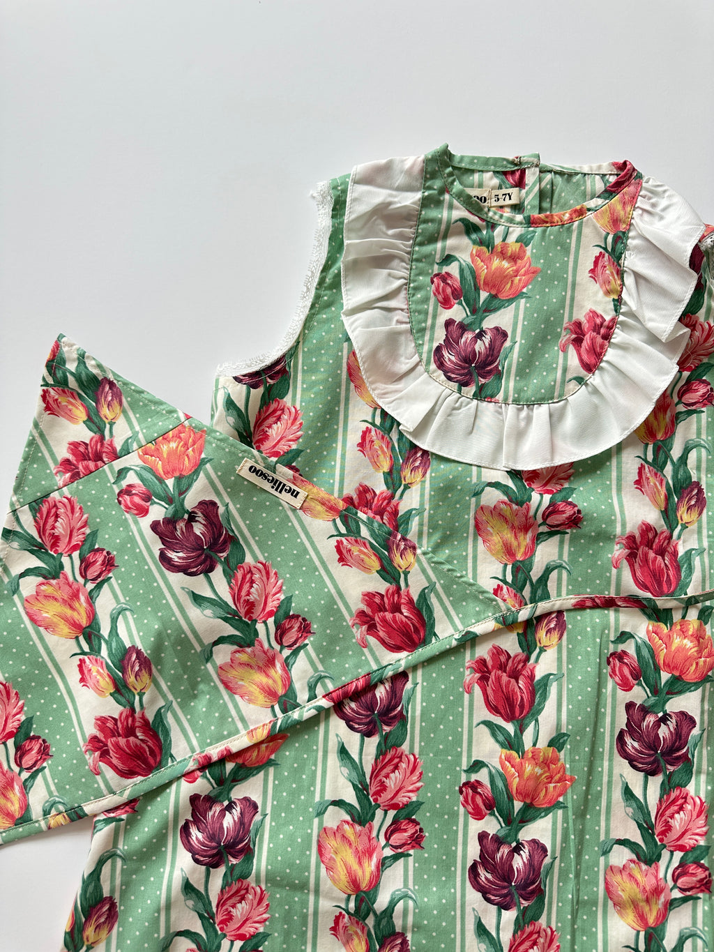 Mal Soon Dress | Tulip Wallpaper