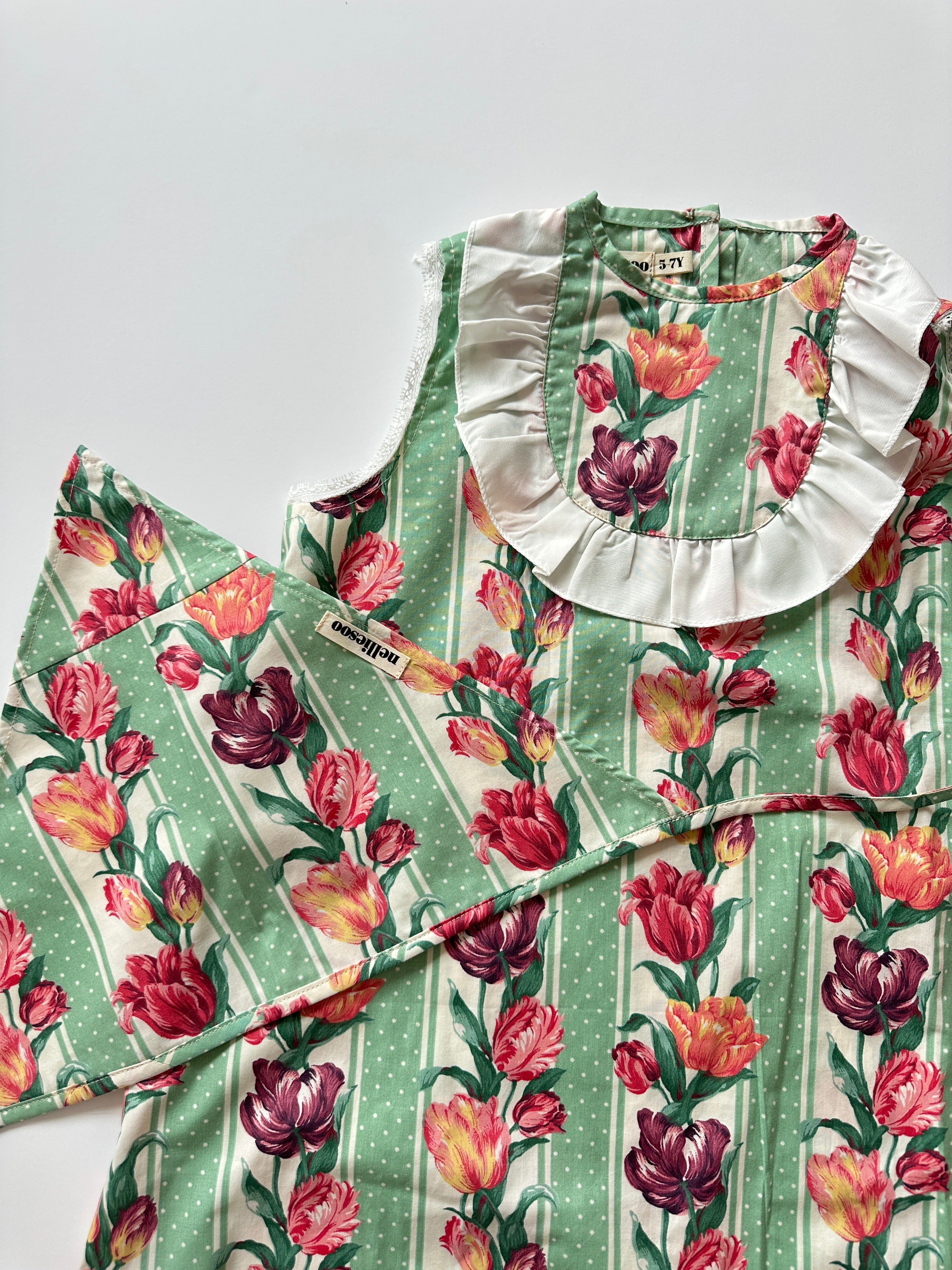 Mal Soon Dress | Tulip Wallpaper