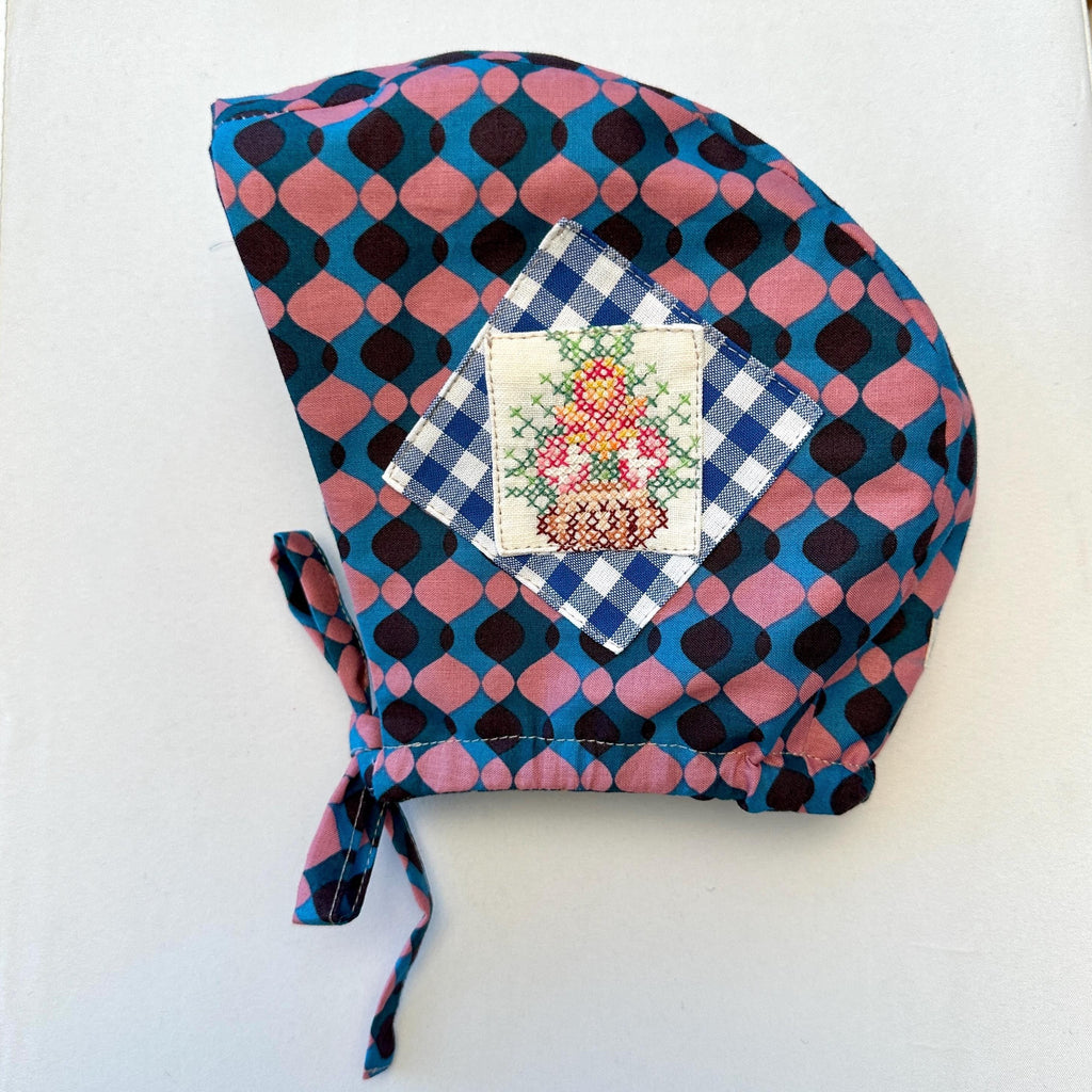 Bonnet hat