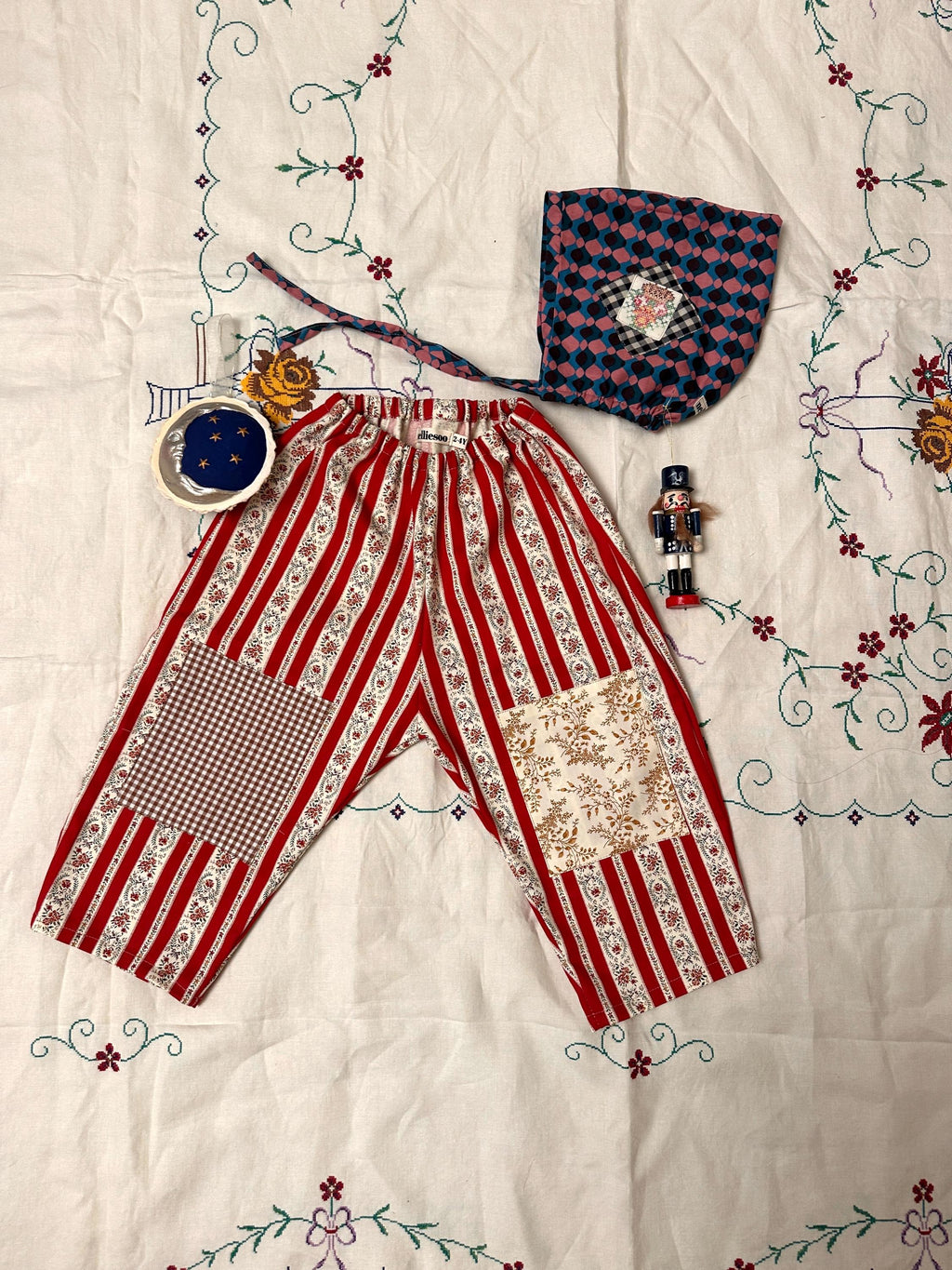 Organic Cotton Kids Loose Fit Pants: Red stripe vines size 2-4Y