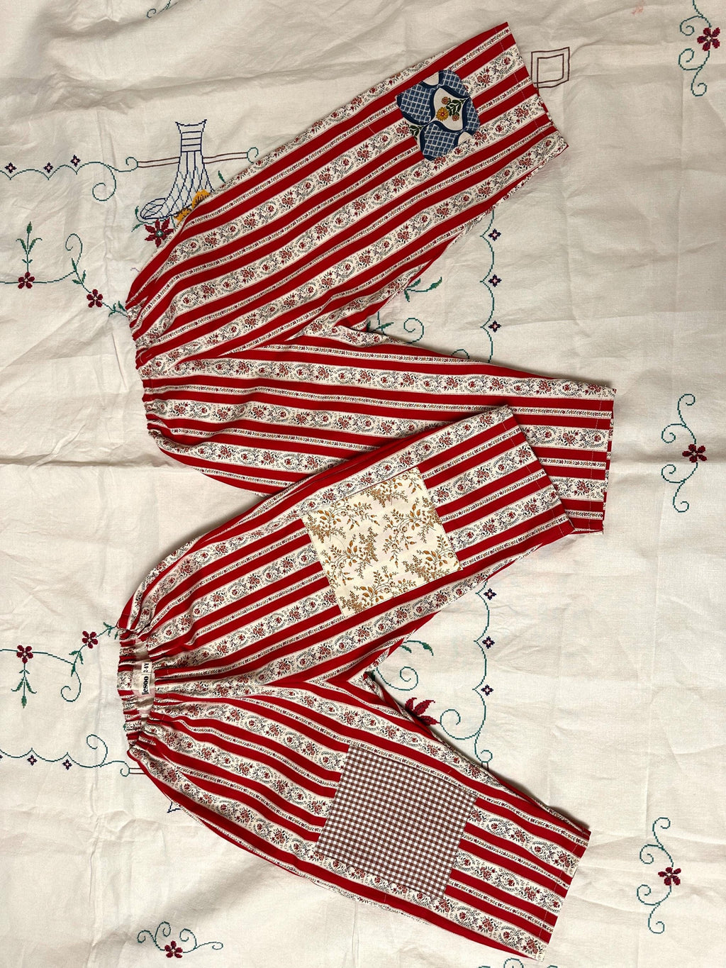 Organic Cotton Kids Loose Fit Pants: Red stripe vines size 2-4Y