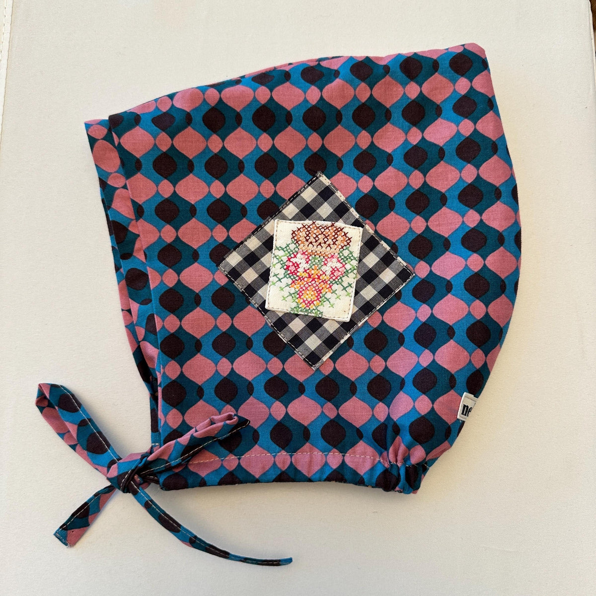 Bonnet hat